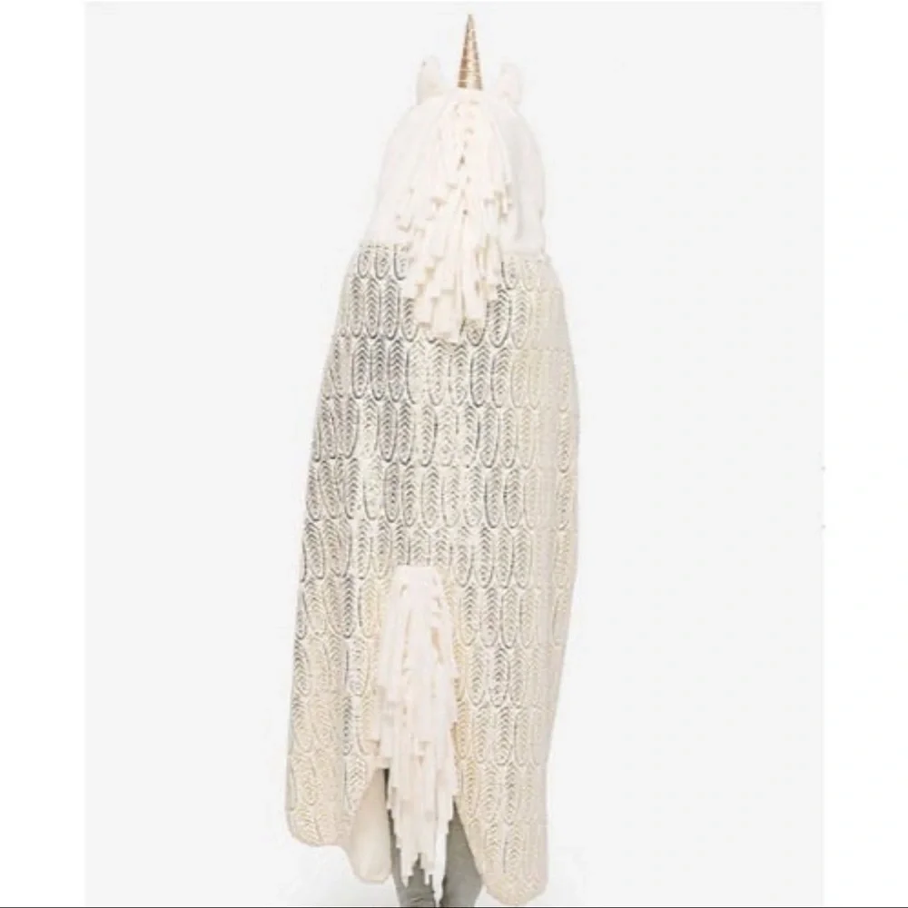 Cozy Cream Cape Unicorn Hooded Blanket‎ with pockets